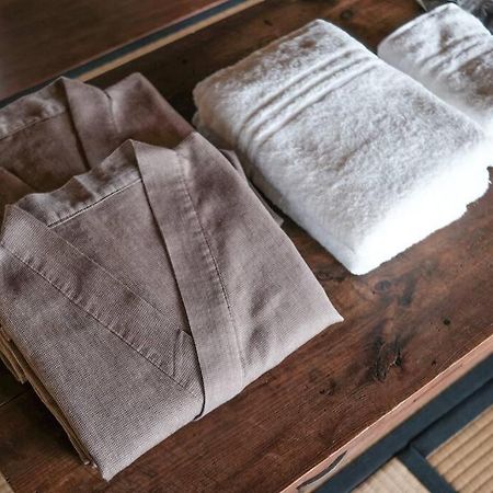 Appartamento ひねもす101:宇野駅から車で5分 直島へ 最大8名様 古民家 Tamana Esterno foto